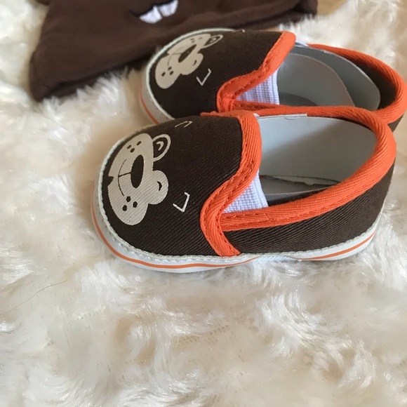 2 piece Baby Monkey Shies And Beanie Cap - Picture 4 of 8